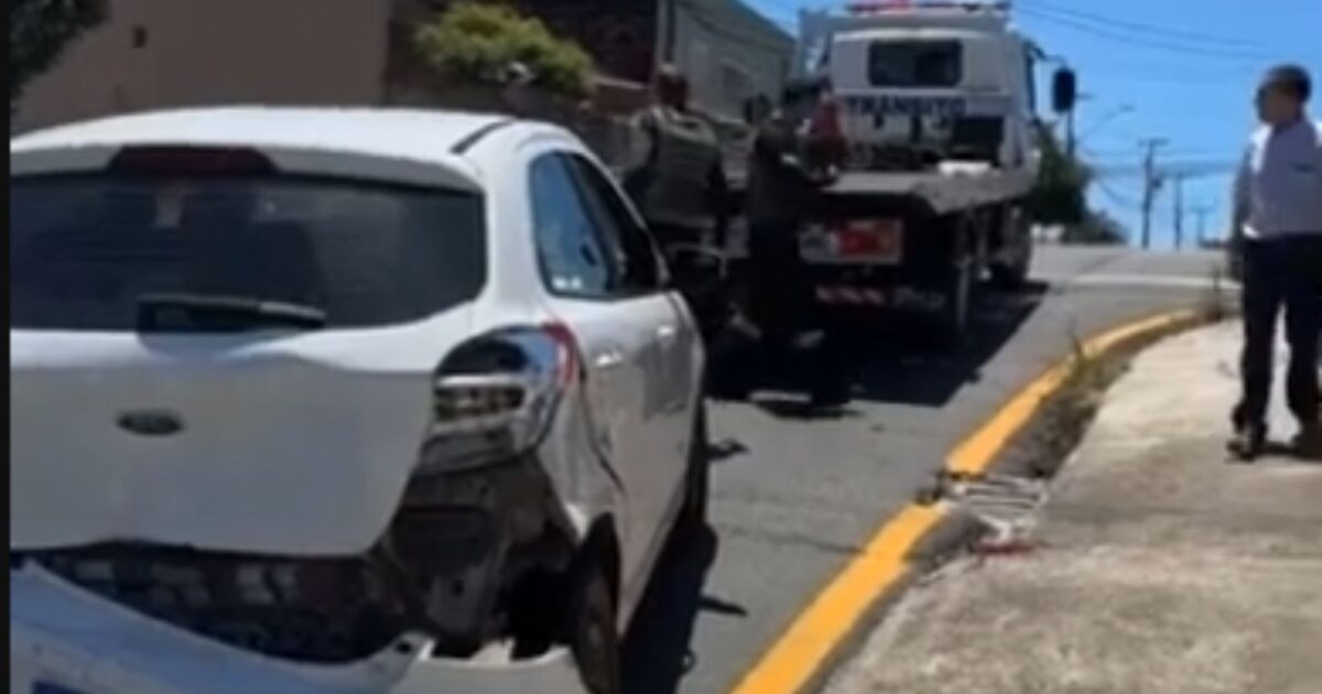 Motorista fura o cruzamento e acerta ônibus do Triar