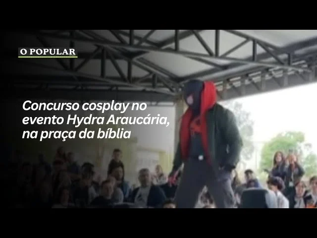 Concurso cosplay no evento Hydra Araucária, na praça da bíblia