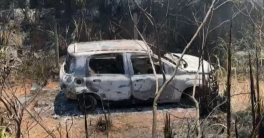 Carro furtado incendiado é encontrado nas margens da PR-423