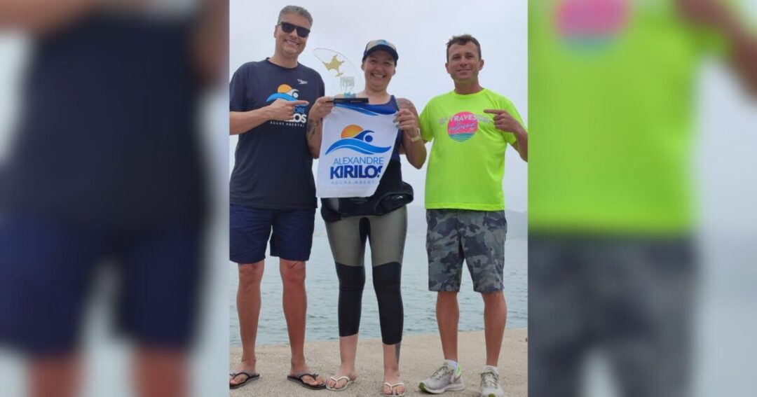 Nadadora araucariense completa prova de 17km em águas abertas e conquista o título de ultramaratonista aquática