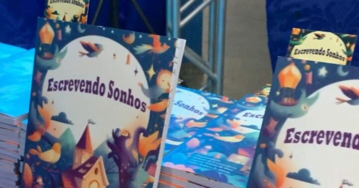 Noite de autógrafos do Colégio Estadual João Nerli foi um sucesso