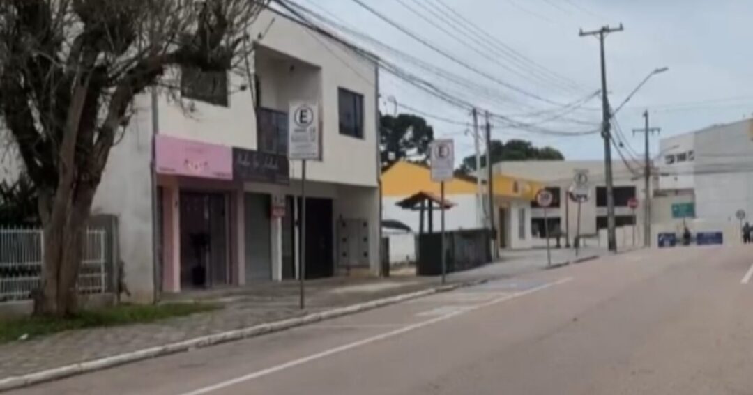 Obras de pavimentação no trecho Guilherme da Mota Corrêa interrompem trânsito na região