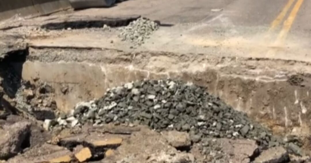Trecho da PR-421 está interditado para a realização de obras de recapeamento