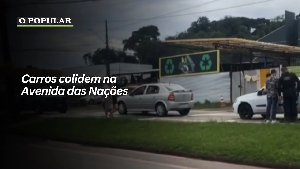 Carros colidem na Avenida das Nações