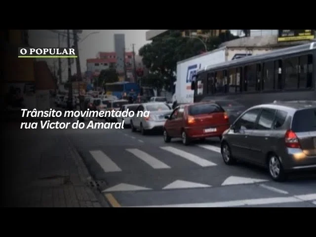 Trânsito movimentado na rua Victor do Amaral