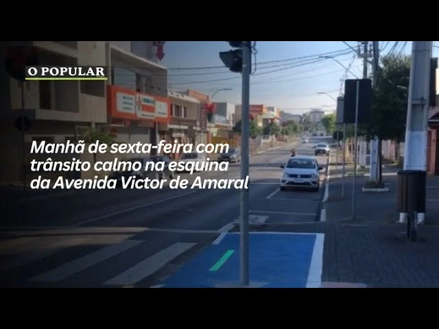 Manhã de sexta-feira com trânsito calmo na esquina da Avenida Victor de Amaral