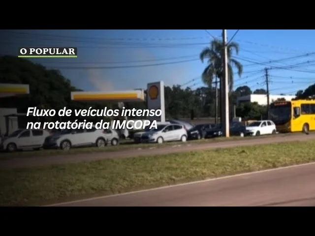 Fluxo de veículos intenso na rotatória da IMCOPA