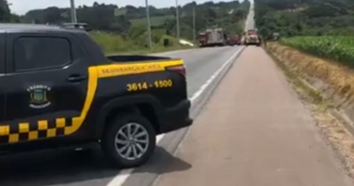 Capotamento de caminhão tanque interdita PR-423