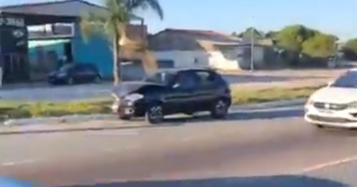 Carro e van colidem na Rodovia do Xisto