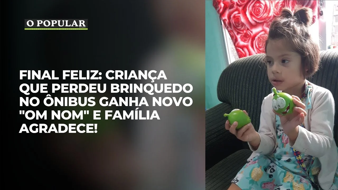Final feliz: criança que perdeu brinquedo no ônibus ganha novo "Om Nom" e família agradece!
