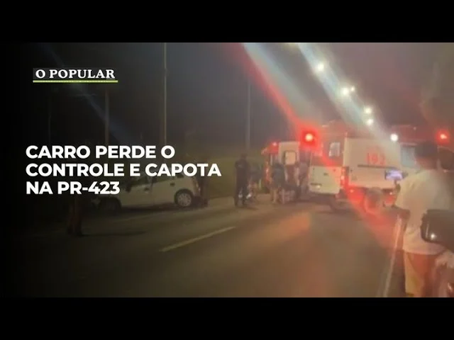 Carro perde o controle e capota na PR-423
