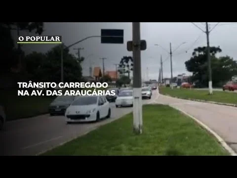 Trânsito carregado na Av