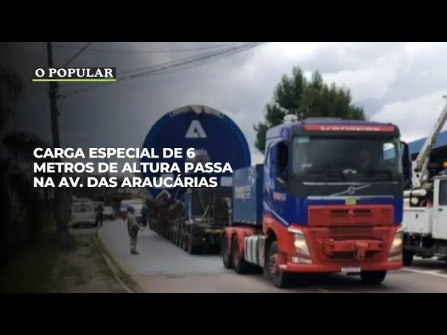 Carga especial de 6 metros de altura passa na Av