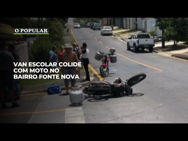 Van escolar colide com moto no bairro Fonte Nova