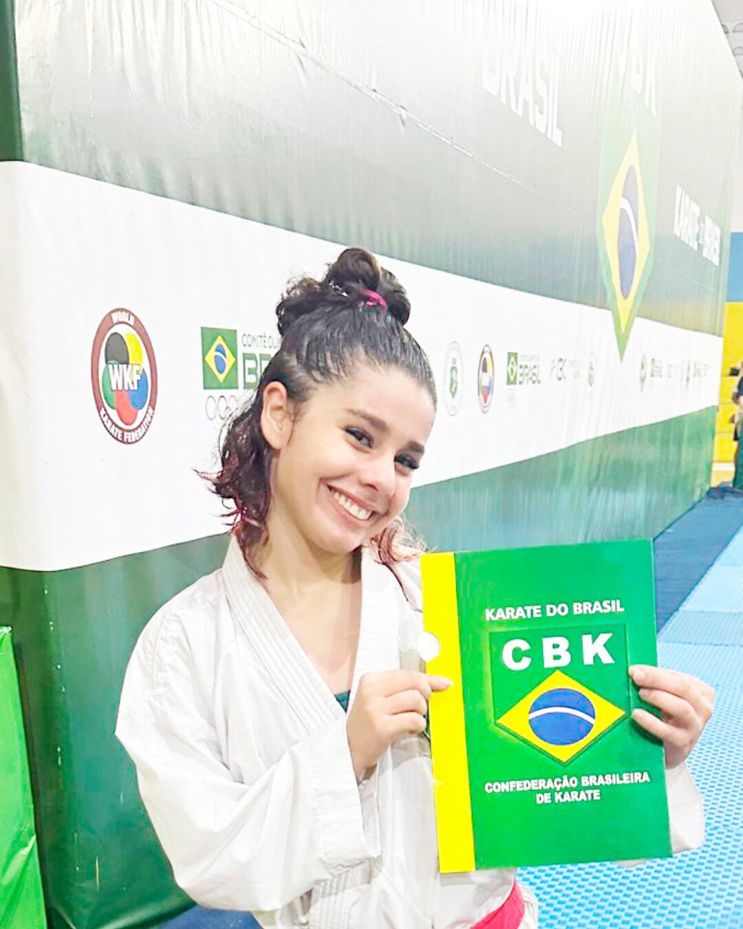 Emilly Amorim vence seletiva e volta à seleção brasileira de karatê