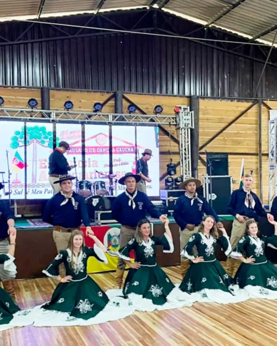 Imagem de destaque - Grupo Estância Araucariense promove Domingo Campeiro com almoço e tarde dançante