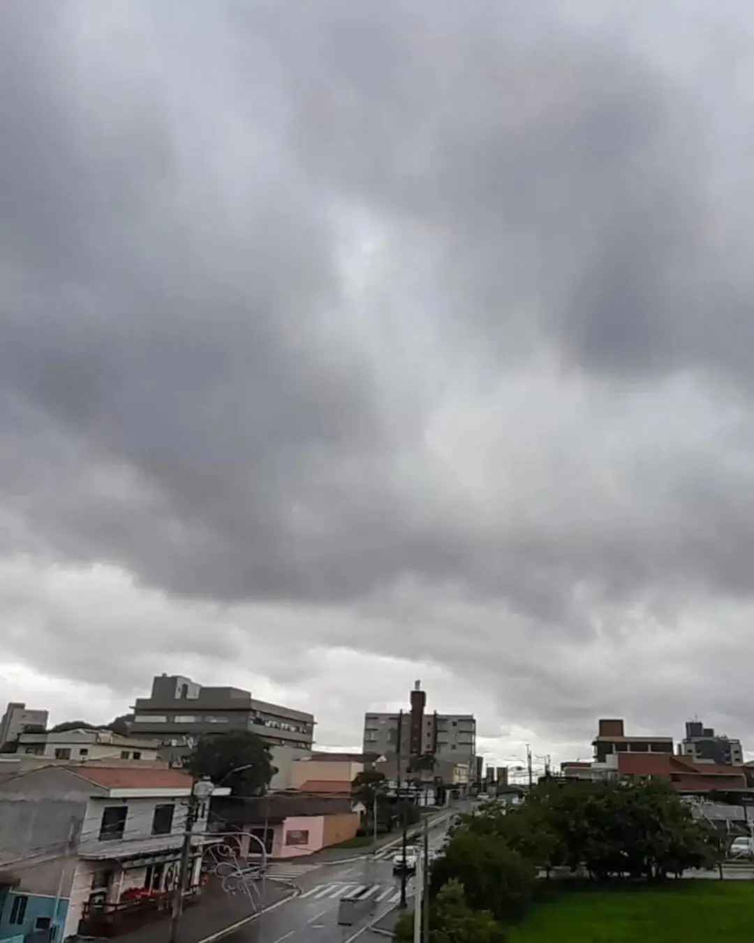 Imagem de destaque - Simepar prevê chuva durante toda a semana, menos na quarta-feira (10)