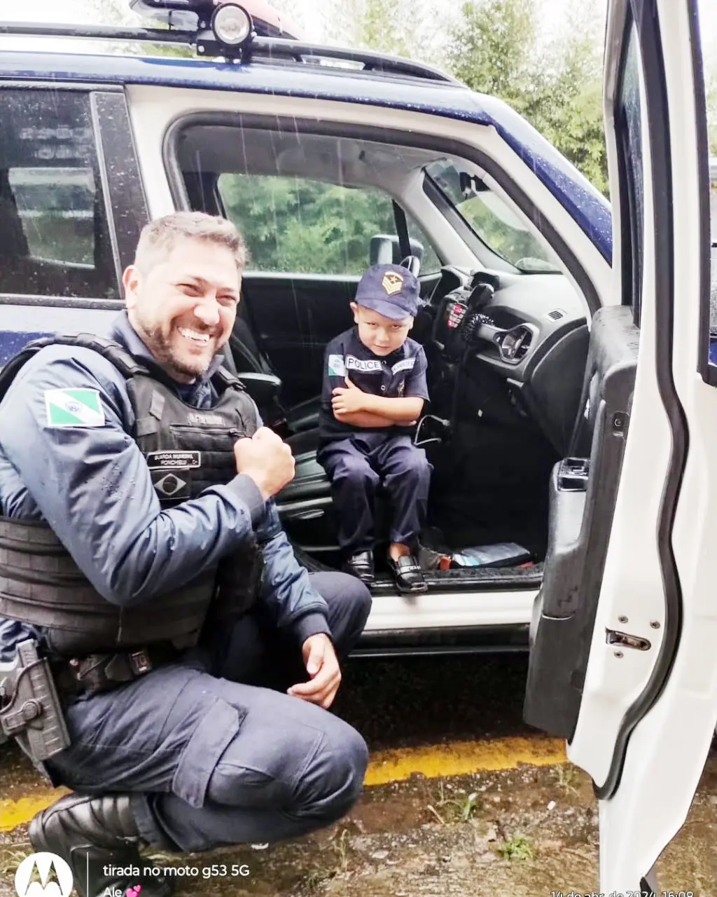 Imagem de destaque - Guardas municipais surpreendem garotinho de 3 anos em festa de aniversário