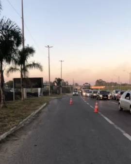 Imagem de destaque - Colisão traseira entre caminhão e carreta na BR-476 causa congestionamento