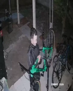 Homem invade bicicletaria e rouba bike no bairro Capela Velha