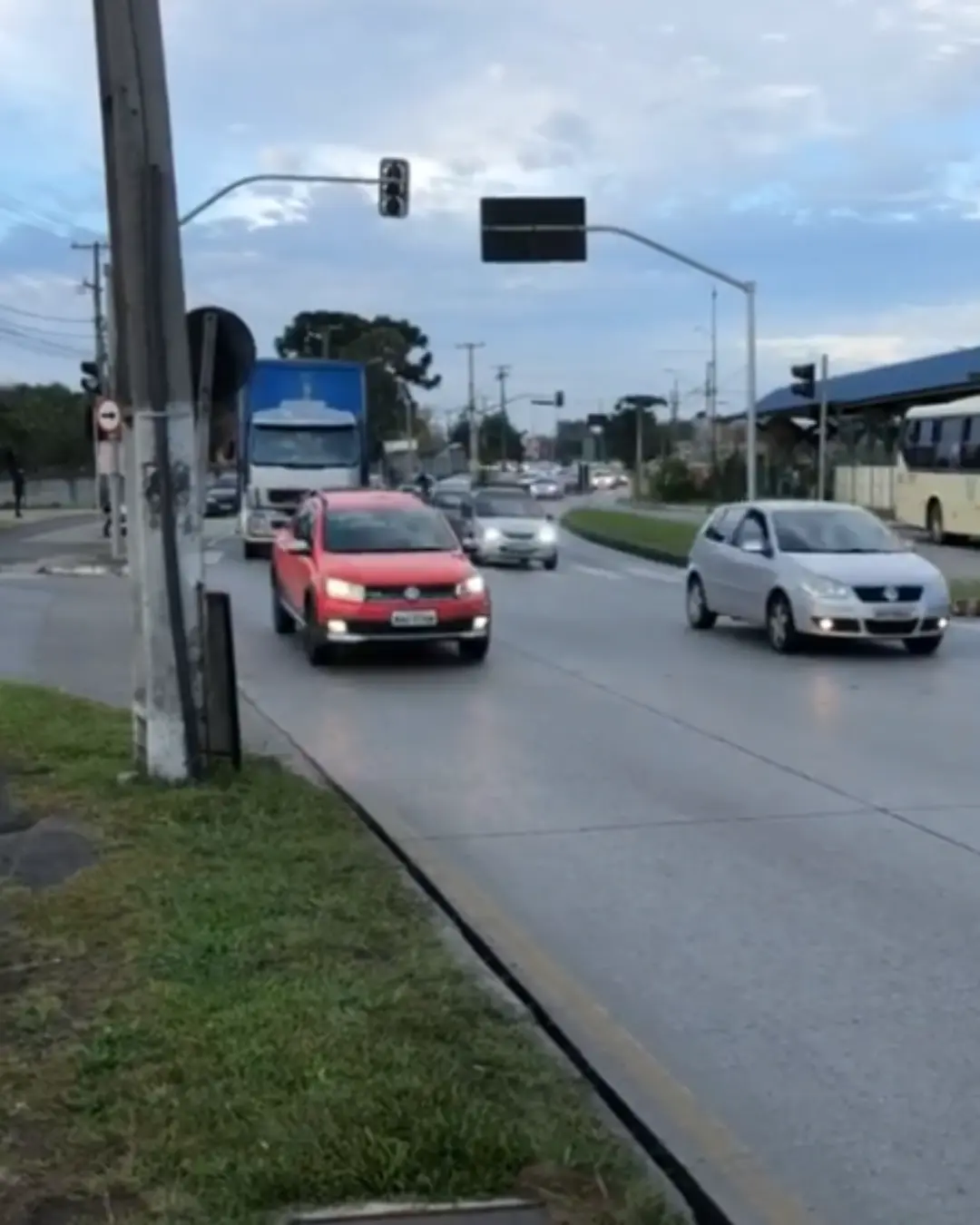 Trânsito Intenso no Terminal Angélica