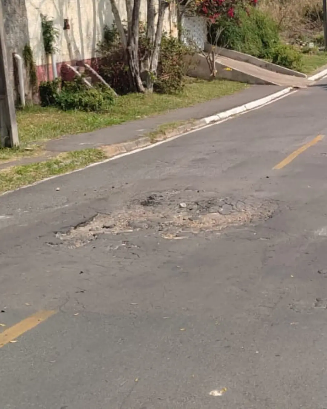 Buraco em rua no Costeira deverá ser fechado ainda esta semana