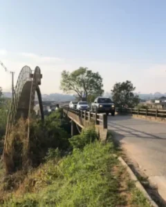 Trânsito intenso na ponte que liga Araucária e Curitiba