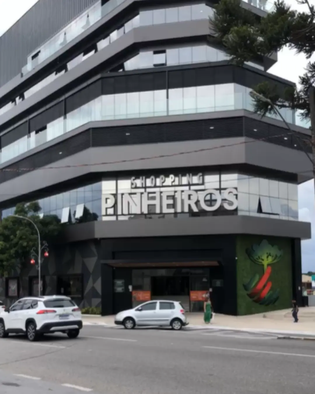 Popular destacou as lojas do térreo no Shopping Pinheiros