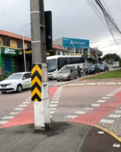 Trânsito intenso foi registrado na rotatória Santa Catarina com Manoel Ribas