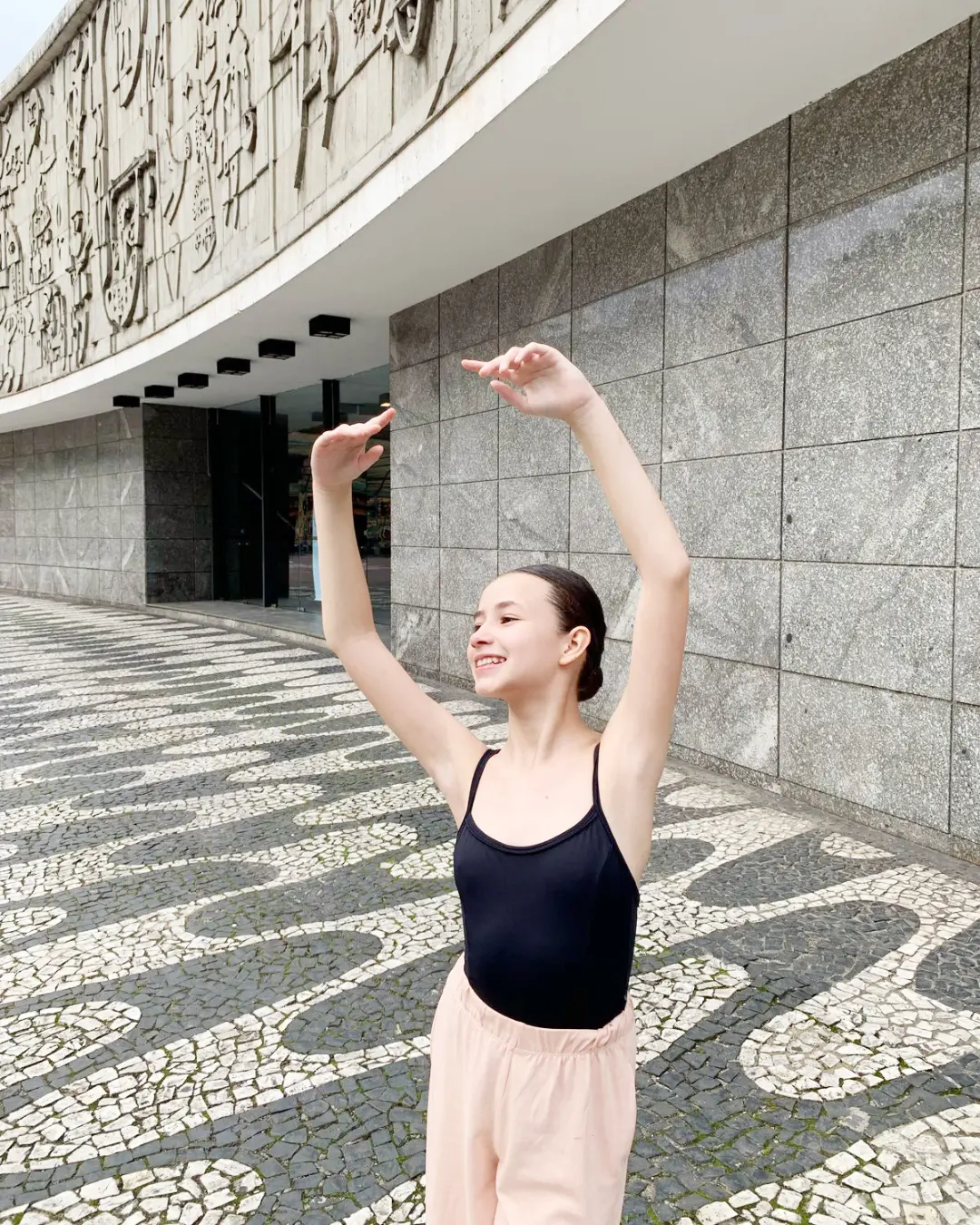 Aluna do curso de Dança Moderna da Prefeitura é aprovada em seletiva do Teatro Guaíra