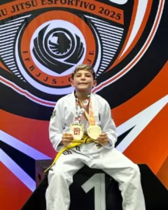 Matheuzinho conquista medalhas de ouro no Mundial No-Gi Kids e no Taça São Paulo