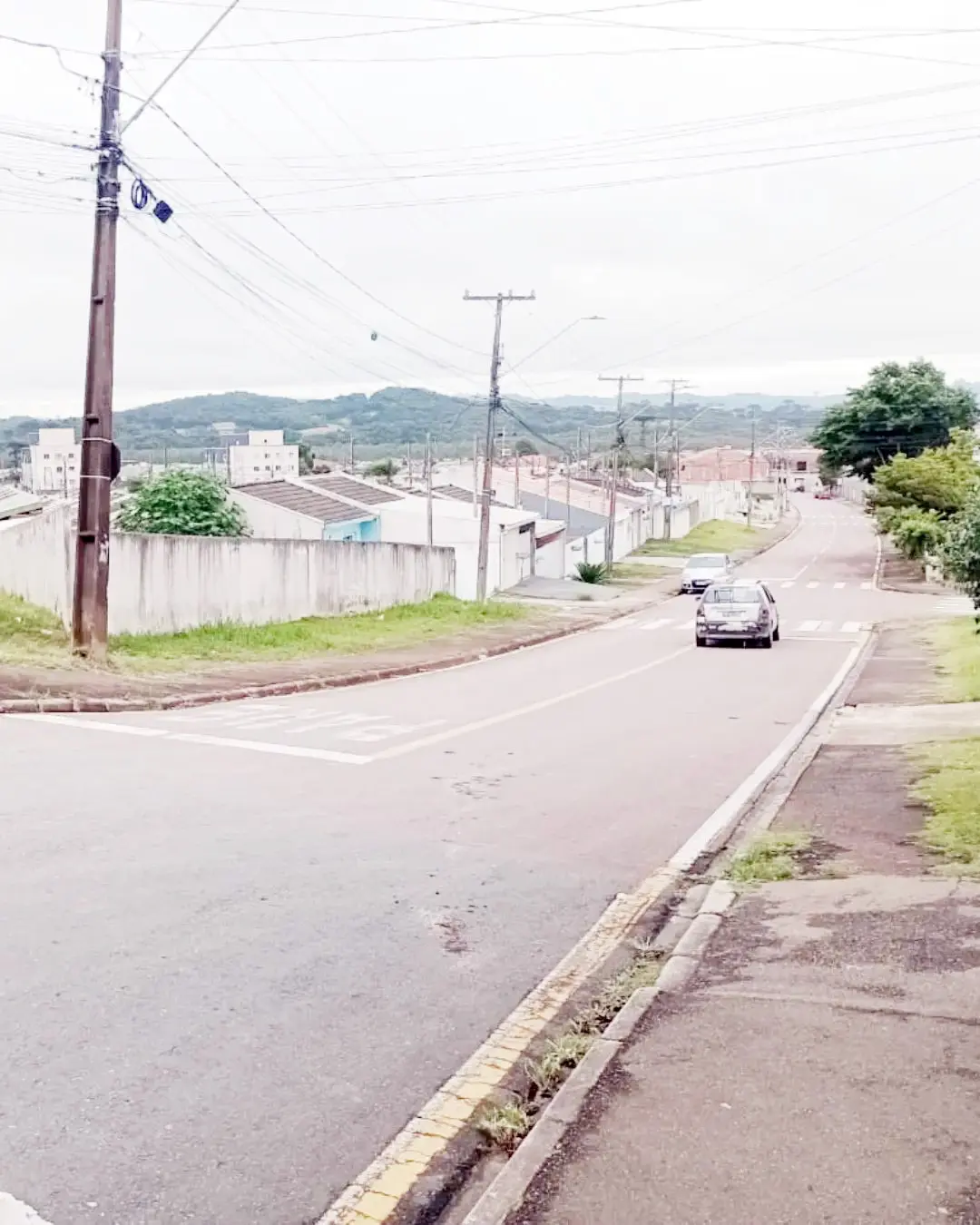 Moradores da rua Sônia Budziak pedem urgência na implantação de lombadas para reduzir acidentes