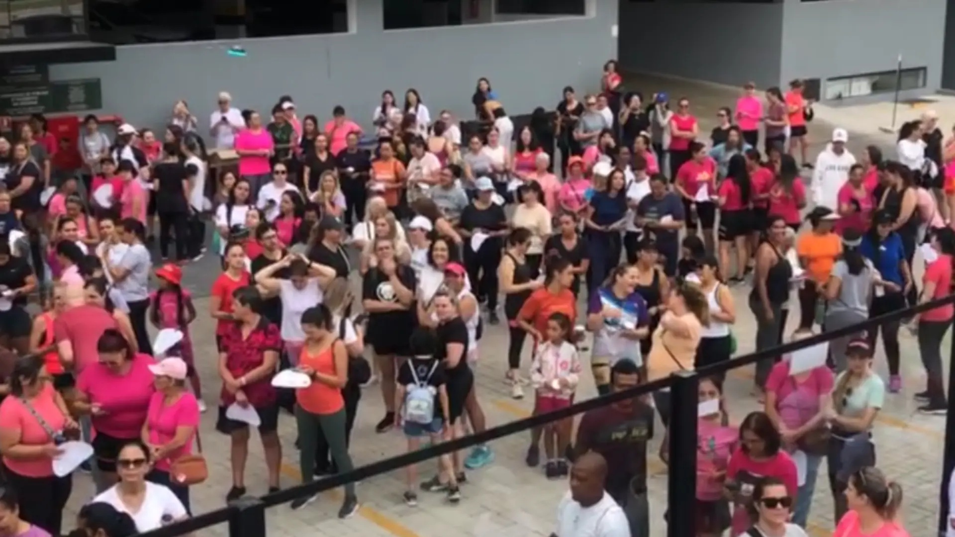 Caminhada pelo Dia da Mulher movimenta Araucária