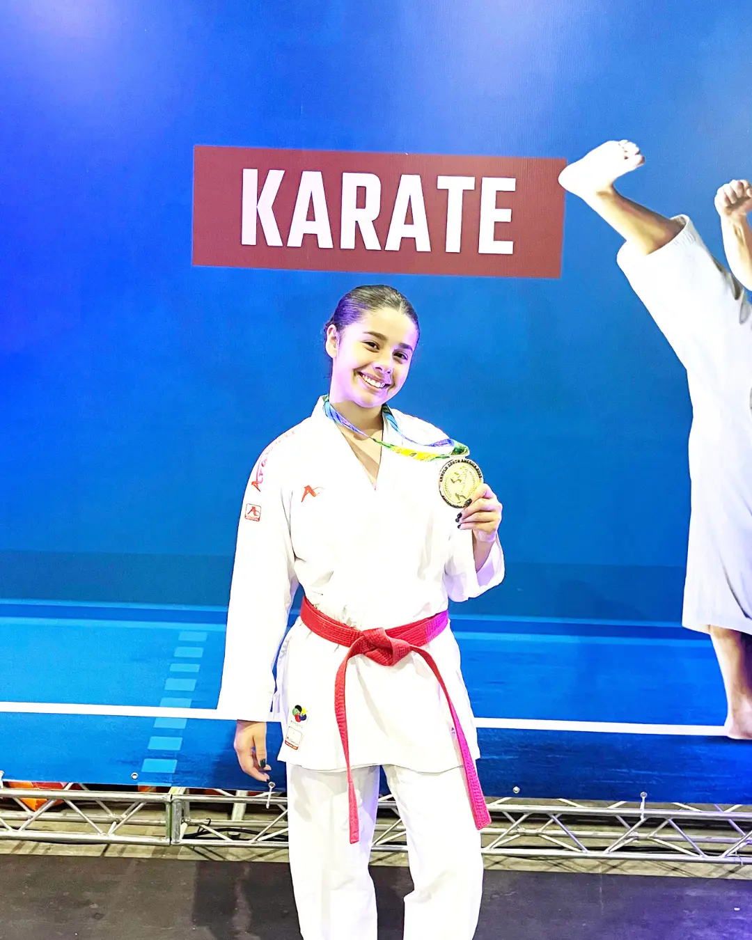 Carateca Emilly foi campeã sênior no Arnold Sports Festival South America