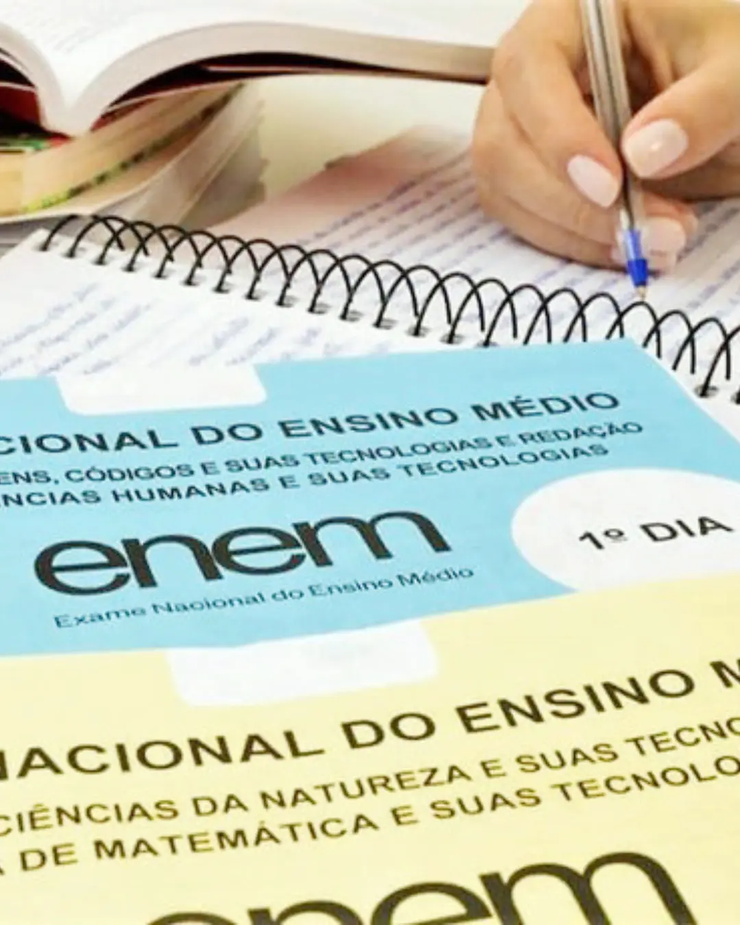 Estudantes devem ficar atentos às datas para pedir isenção da taxa de inscrição do ENEM 2025