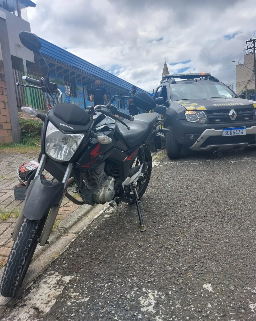 Motocicleta é apreendida com mais de R$60 mil reais em multas acumuladas