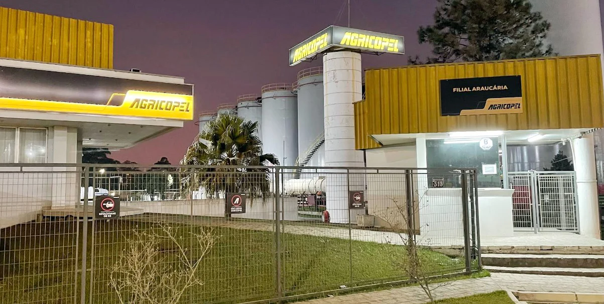 Com quase novecentas indústrias ativas, Araucária é hoje a cidade com o maior polo industrial do Estado do Paraná