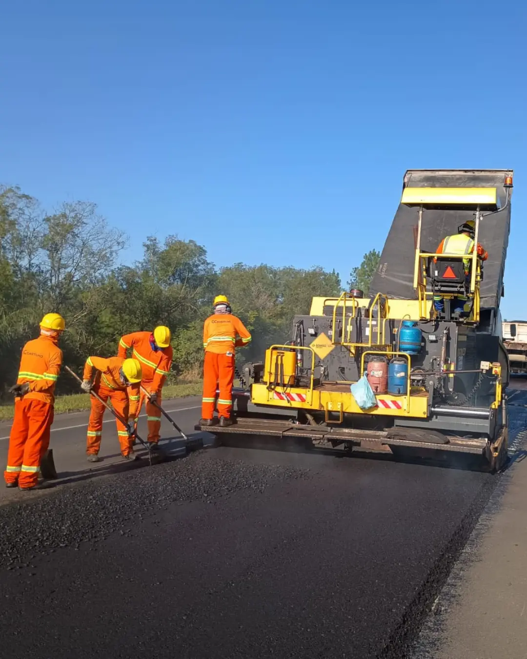 Atenção, motoristas! Via Araucária realiza obras em trechos da BR-476 e da PR-423 até 6ª feira