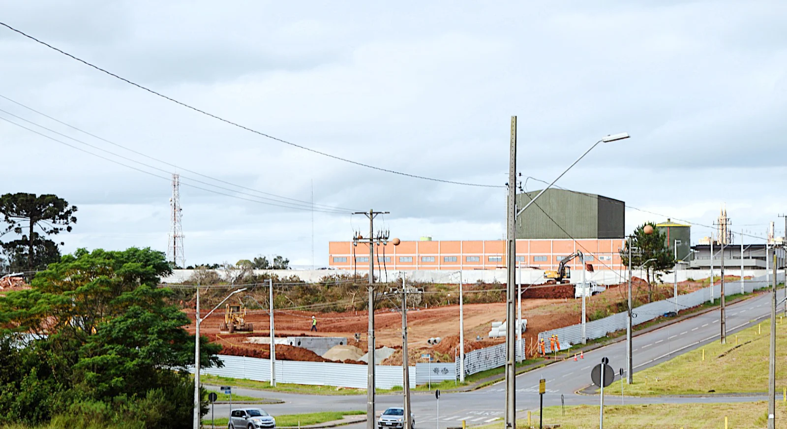 Com quase novecentas indústrias ativas, Araucária é hoje a cidade com o maior polo industrial do Estado do Paraná