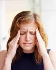 Neurocirurgião cita fatores que podem acarretar a cefaleia e como é possível prevenir