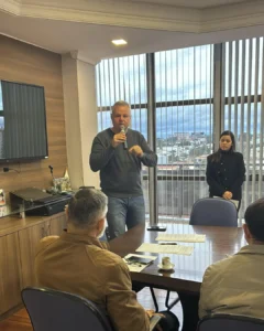 Prefeito assina decreto que regulamenta a volta da ROMU