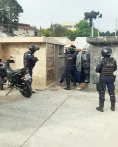 Vandalismo em cemitério municipal revolta moradora de Araucária