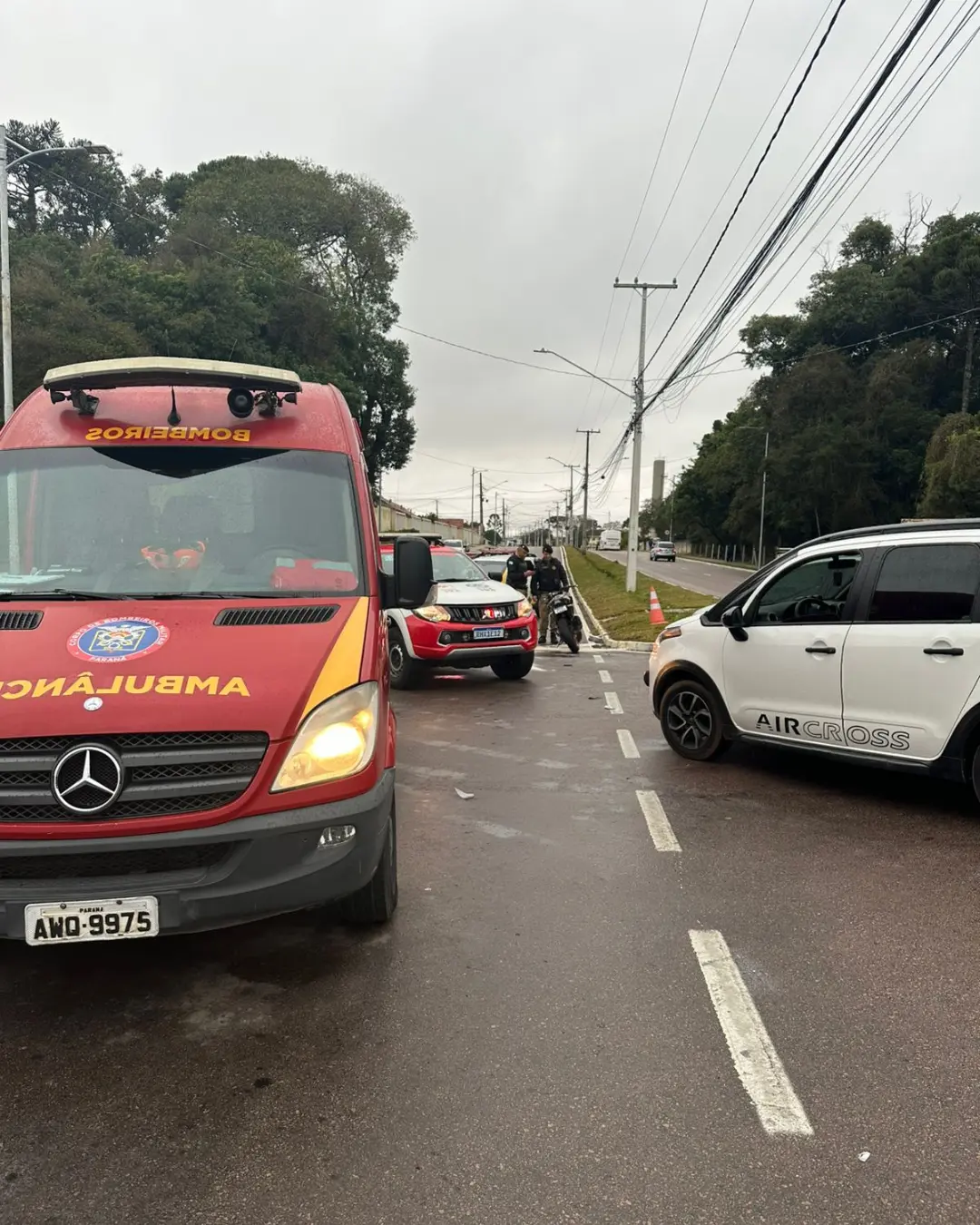 Acidente entre caminhão e moto deixa homem gravemente ferido no bairro Fazenda Velha