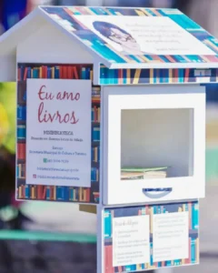 BIPA incentiva a leitura com minibibliotecas espalhadas pela cidade