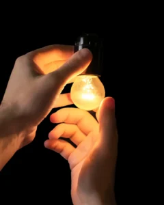 Conta de luz grátis: mais de 10 mil araucarienses podem ter direito ao benefício