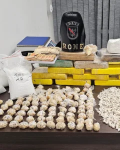 Em duro golpe no tráfico, RONE apreende 22kg de cocaína e 9kg de crack em Araucária