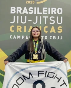 Emanuelle Ribeiro ganha ouro no Campeonato Brasileiro de Jiu-Jitsu