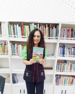 Escritora de Araucária lança neste sábado (07), livro sobre autismo, amizade e empatia