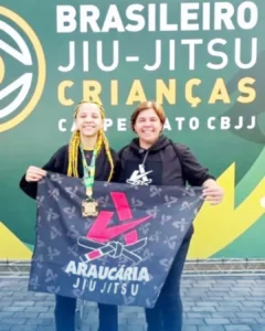 Julia Sizenando é campeã infanto juvenil do Brasileiro de Jiu-Jitsu