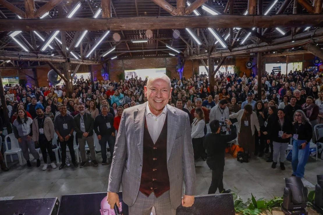 Congresso Conhecer reúne educadores em Araucária com foco na formação docente e no futuro da educação